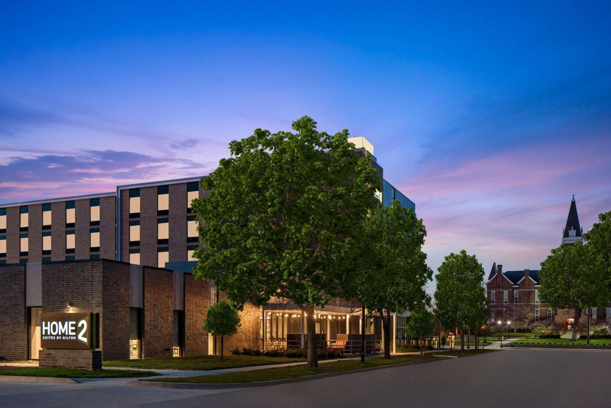 Home2 By Hilton At Drake Hotel Des Moines