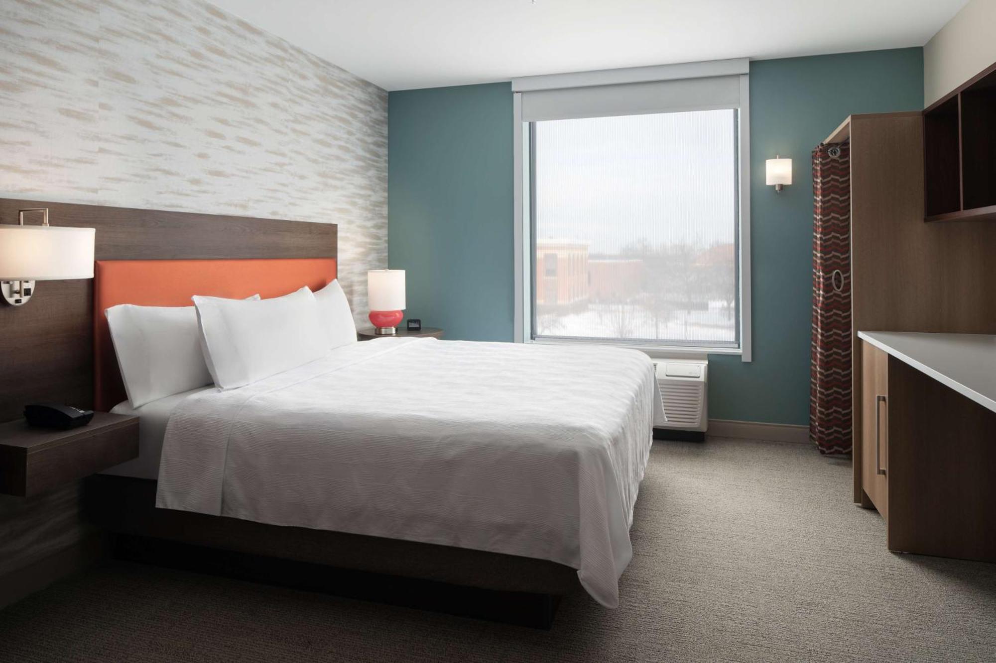Hotel Home2 By Hilton At Drake Des Moines