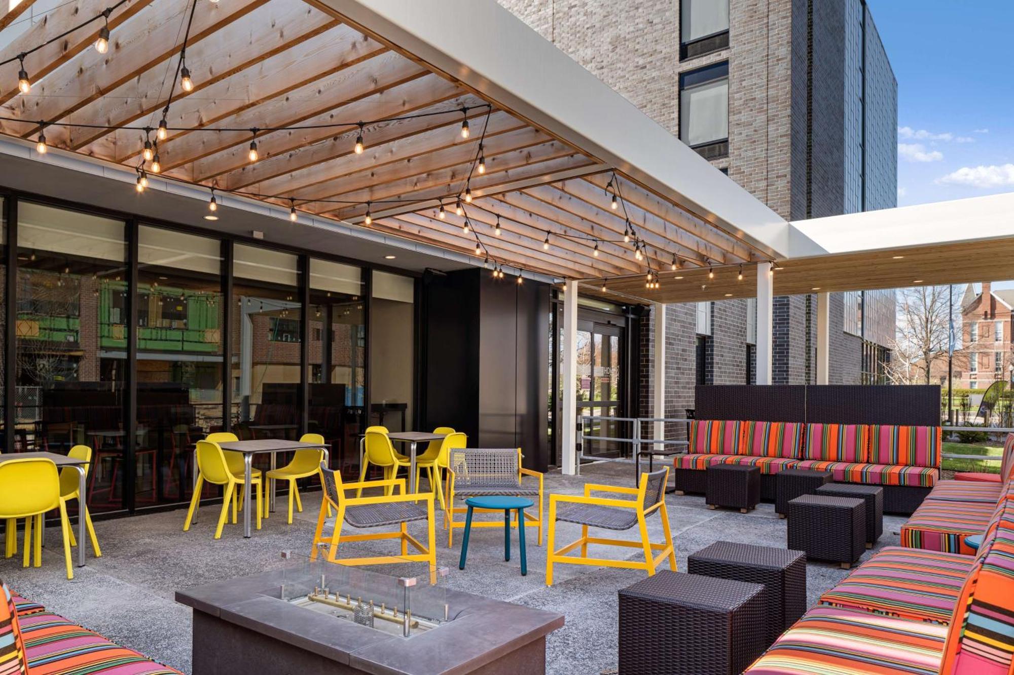 Home2 By Hilton At Drake Hotel Des Moines